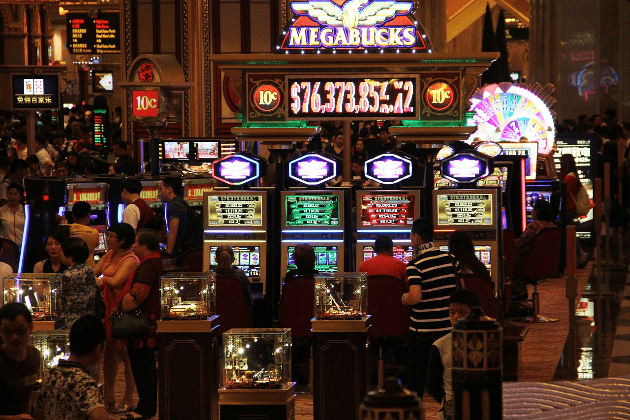 Skill vs. Luck: Why Casino Games Have Something for Everyone