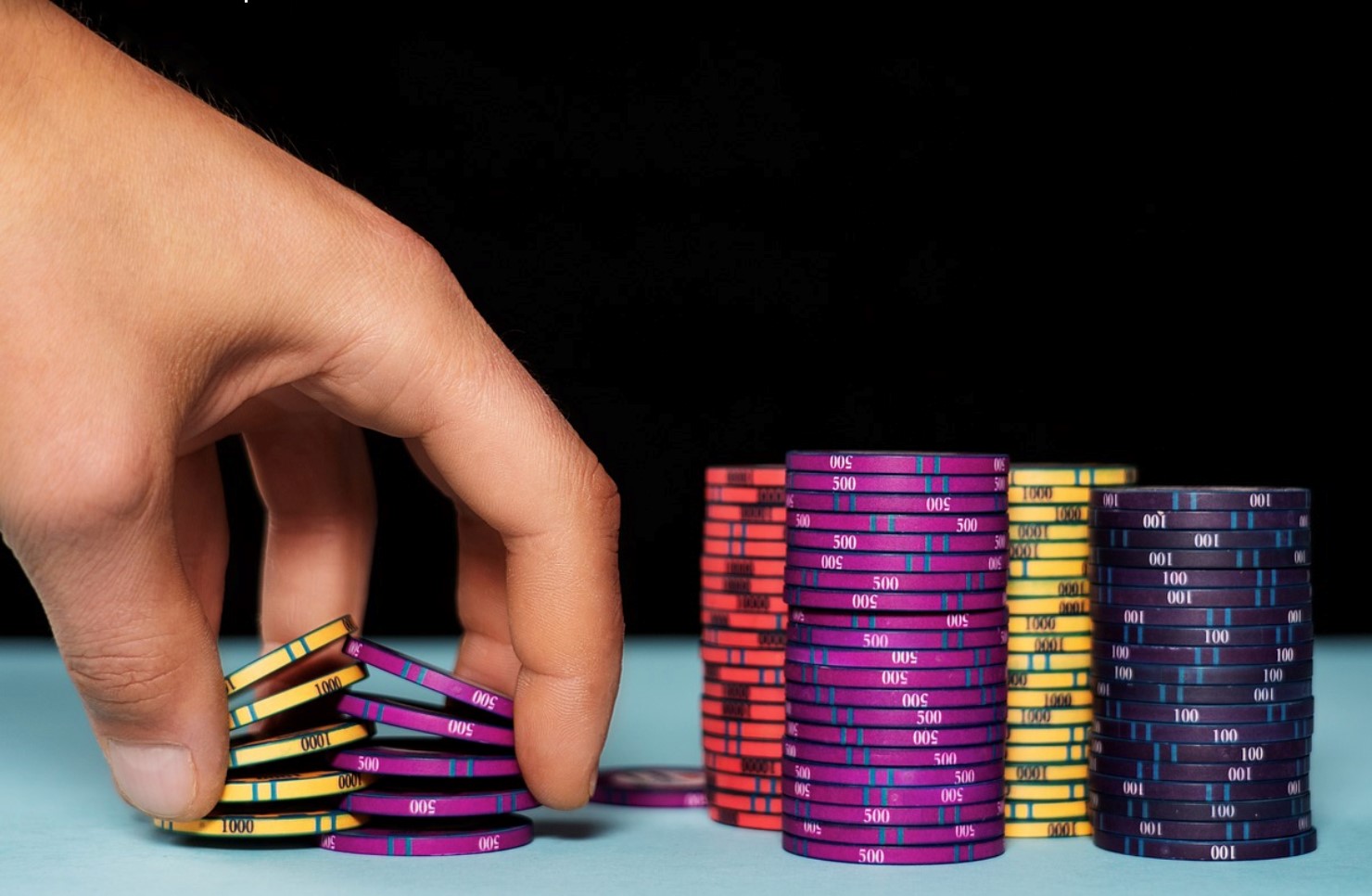 What’s the Art of the Bluff All About in Poker?